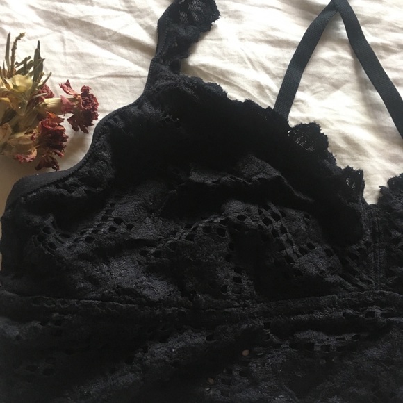 Cute black floral bralette - Picture 2 of 4